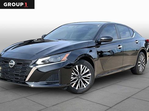 Used 2023 Nissan Altima 2.5 SV AWD/4WD image 1