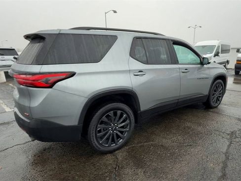 Used 2023 Chevrolet Traverse RS image 8