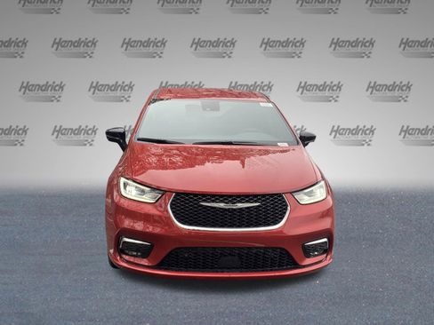 New 2026 Chrysler Pacifica Select image 3