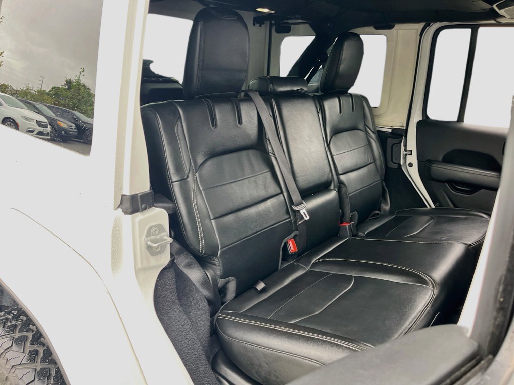 Used 2022 Jeep Wrangler Unlimited Sahara w/ Cold Weather Group AWD/4WD image 26