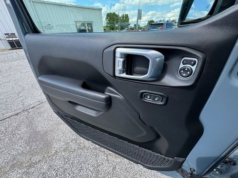 Used 2024 Jeep Wrangler Unlimited Sport AWD/4WD image 26
