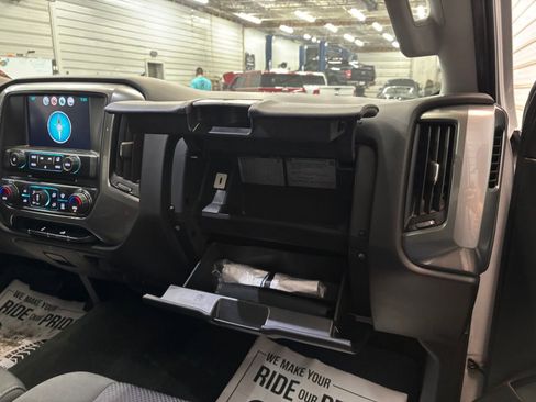 Used 2018 Chevrolet Silverado 1500 LT w/ All Star Edition image 28