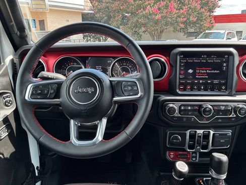 Used 2023 Jeep Gladiator Rubicon w/ Cold Weather Group AWD/4WD image 14