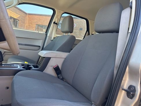 Used 2010 Ford Escape XLS image 7