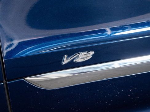 Used 2021 Bentley Bentayga image 23