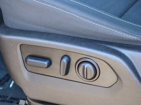 Used 2023 Chevrolet Silverado 2500 Custom w/ Custom Convenience Package image 26