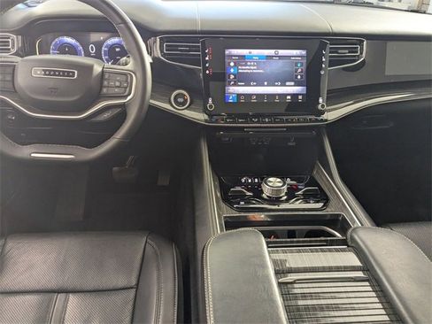 Used 2022 Jeep Wagoneer Series III w/ Premium Group I image 27