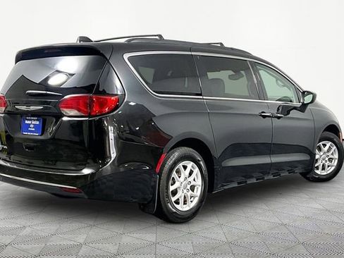 Used 2017 Chrysler Pacifica Touring Plus FWD image 12