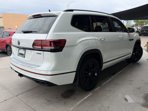 Used 2023 Volkswagen Atlas SEL R-Line AWD/4WD image 4