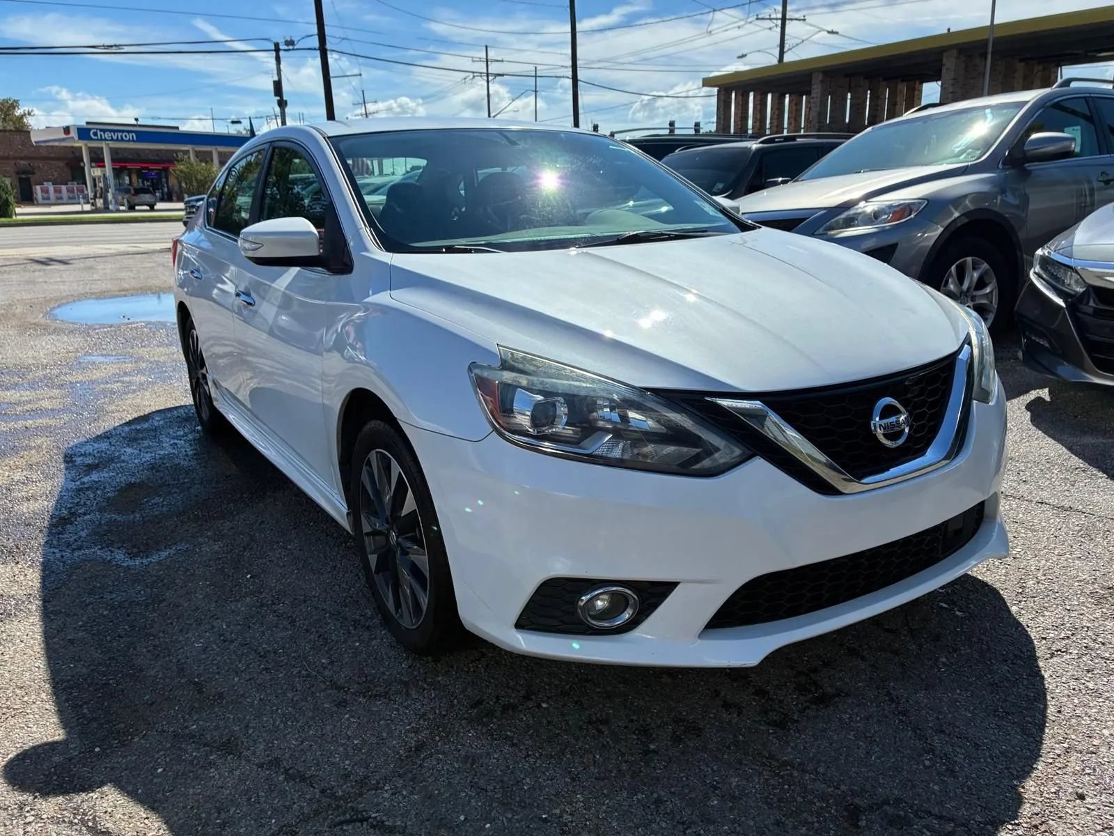 Used 2018 Nissan Sentra SR FWD image 2