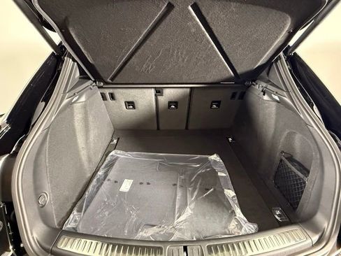 New 2025 Porsche Macan image 17