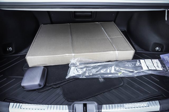 Certified 2025 Lexus ES 350 w/ Premium Package FWD image 23