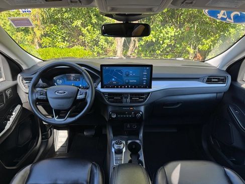 Used 2024 Ford Escape Platinum AWD/4WD image 5