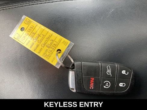 Used 2018 Jeep Grand Cherokee Overland w/ Jeep Active Safety Group AWD/4WD image 9