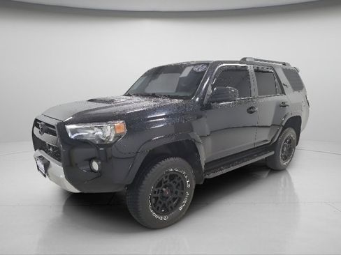 Used 2020 Toyota 4Runner TRD Off-Road AWD/4WD image 8