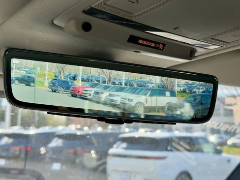 Used 2021 Land Rover Defender 110 image 15