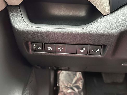 Used 2020 Toyota RAV4 XLE w/ Convenience Package image 23