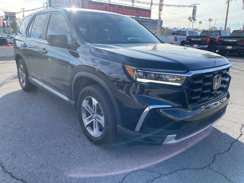 Used 2024 Honda Pilot EX-L image 3