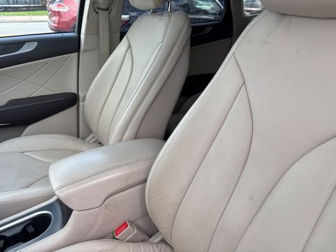 Used 2019 Lincoln MKC Reserve image 6