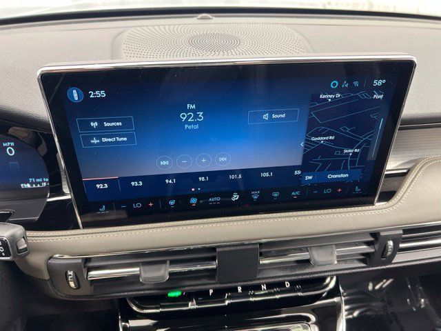 Used 2026 Lincoln Corsair Premiere AWD/4WD image 16
