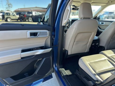 Used 2021 Ford Explorer Limited w/ Equipment Group 301A image 13