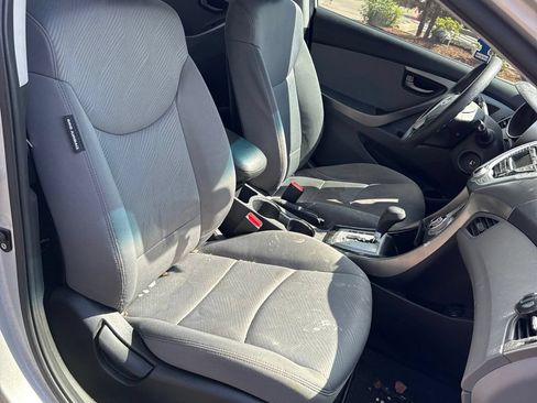Used 2012 Hyundai Elantra GLS FWD image 9