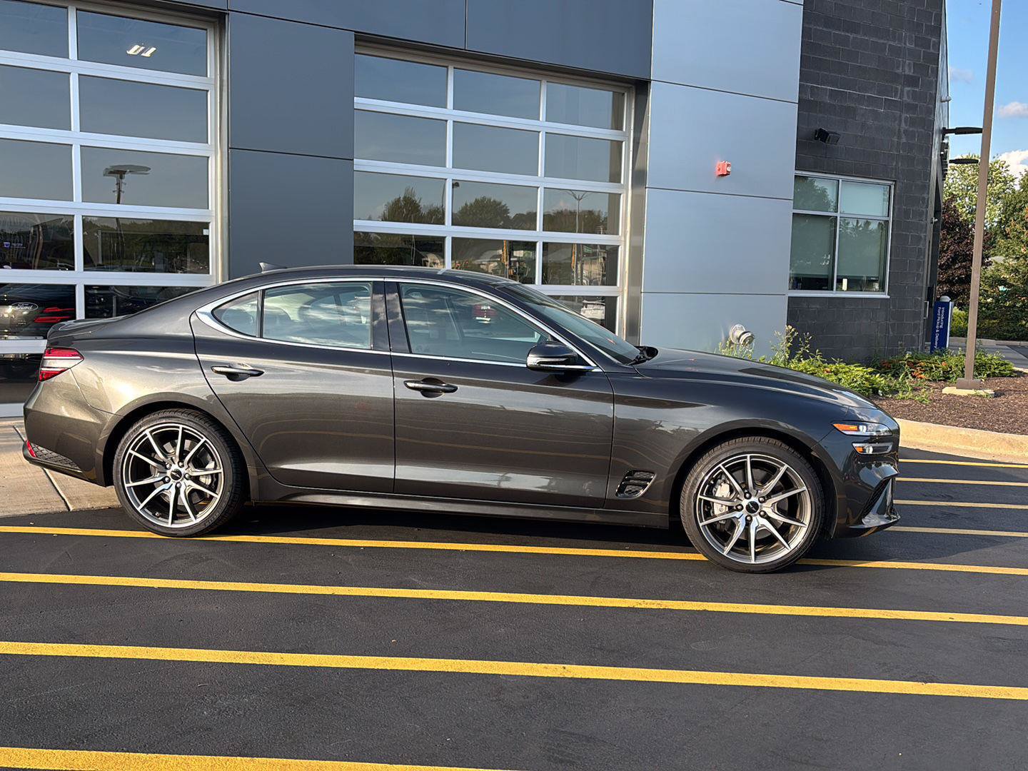 Used 2026 Genesis G70 2.5T AWD/4WD image 5