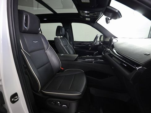 Used 2022 Cadillac Escalade ESV Sport image 13