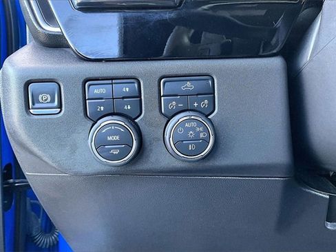 Used 2025 Chevrolet Silverado 1500 LT Trail Boss w/ Convenience Package II image 16