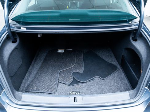 Used 2012 Volkswagen CC Lux Plus FWD image 8