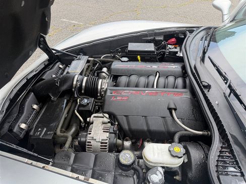 Used 2005 Chevrolet Corvette Convertible w/ Preferred Equipment Group RWD image 20