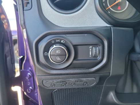 New 2026 Jeep Gladiator Sport AWD/4WD image 21