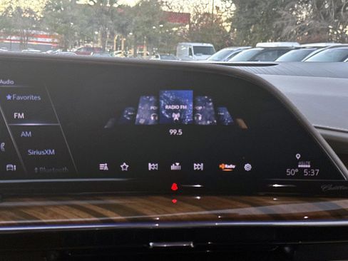 Used 2024 Cadillac Escalade Premium Luxury Platinum image 22