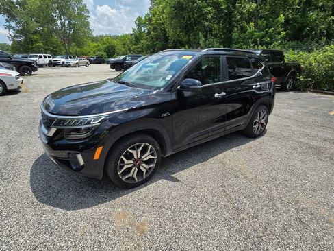 Used 2021 Kia Seltos SX w/ SX Sunroof Package AWD/4WD image 2