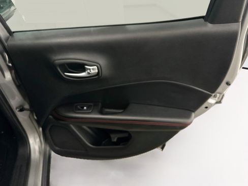 Used 2019 Jeep Compass Trailhawk AWD/4WD image 30