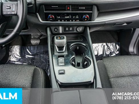 Used 2025 Nissan Rogue SV FWD image 38