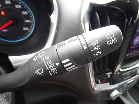 Used 2020 Chevrolet Traverse LT FWD image 28