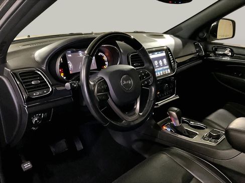 Used 2019 Jeep Grand Cherokee Overland AWD/4WD image 17