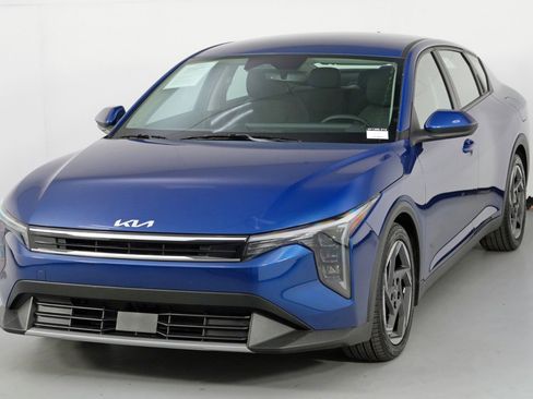 Used 2025 Kia K4 EX image 48