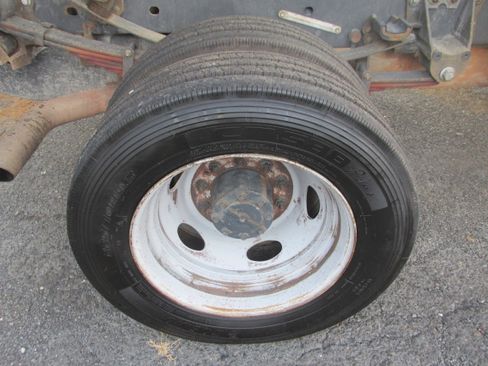 Used 2017 Ford F550 4x4 Regular Cab Super Duty image 12