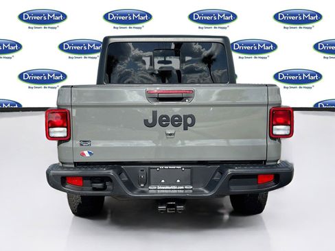 Used 2022 Jeep Gladiator Sport AWD/4WD image 6