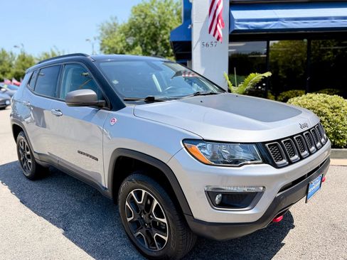 Used 2019 Jeep Compass Trailhawk w/ Cold Weather Group AWD/4WD image 1