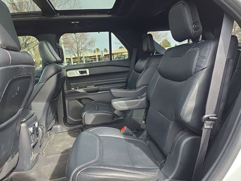 Used 2020 Ford Explorer ST w/ Premium Technology Package image 17