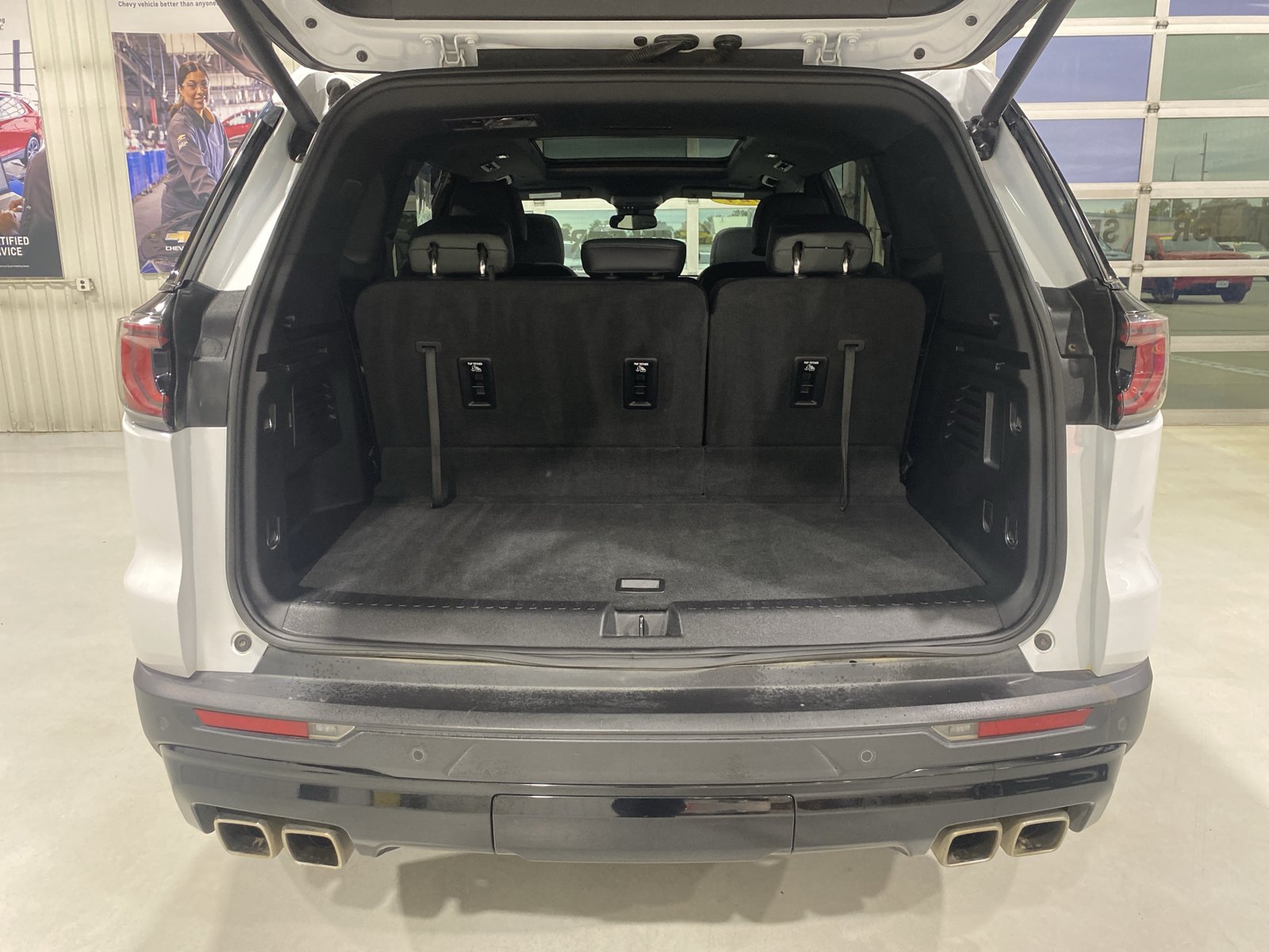 Used 2024 GMC Acadia AT4 w/ Luxury Package AWD/4WD image 11