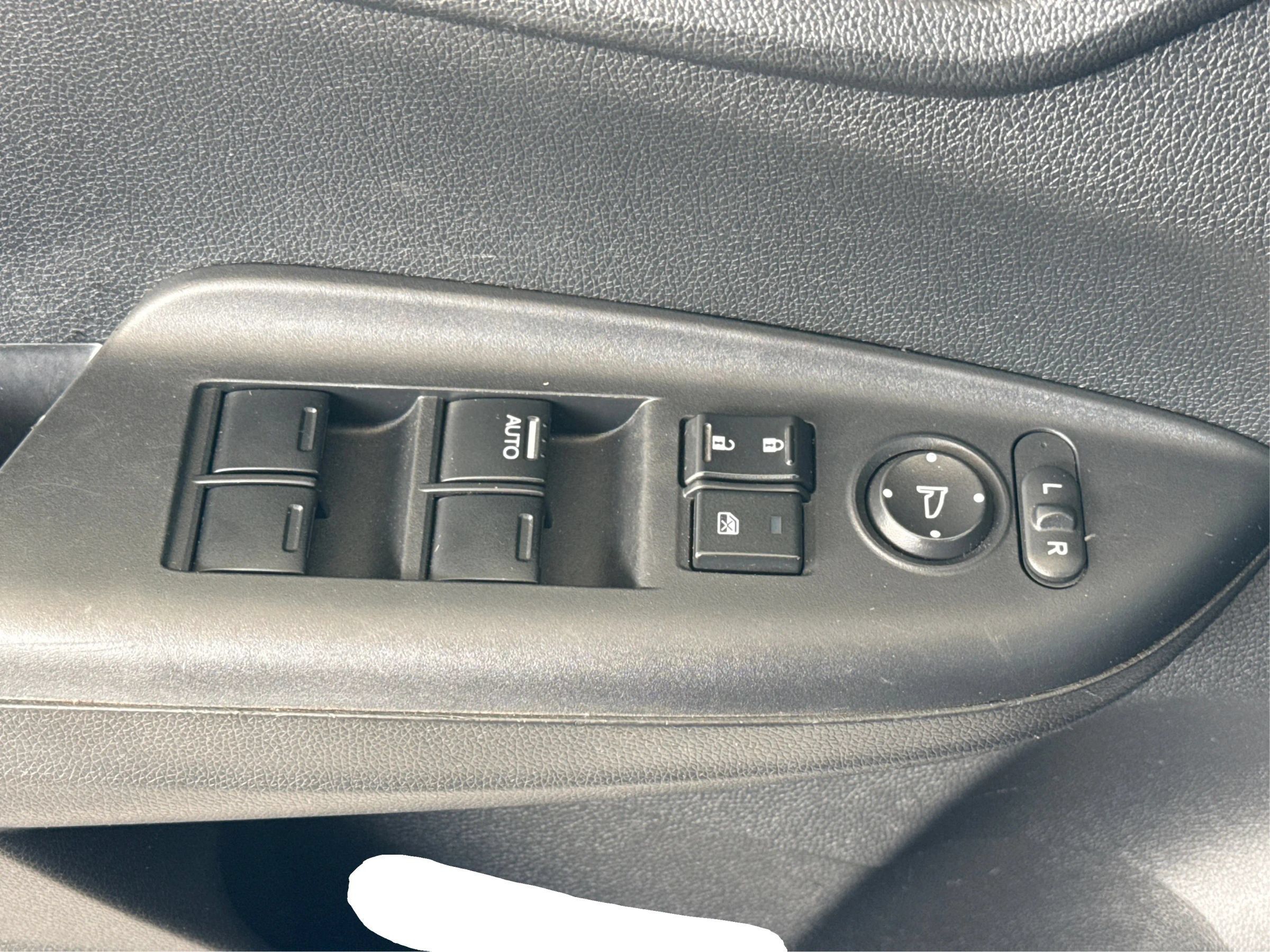 Used 2015 Honda Fit EX image 19