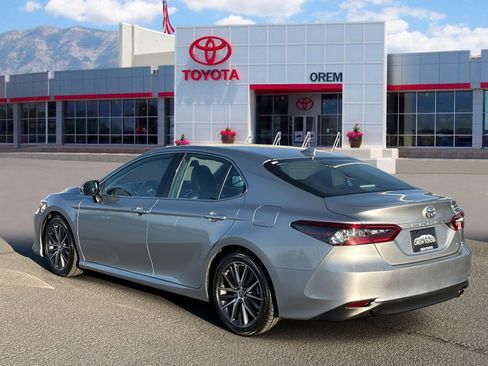 Used 2023 Toyota Camry XLE image 5