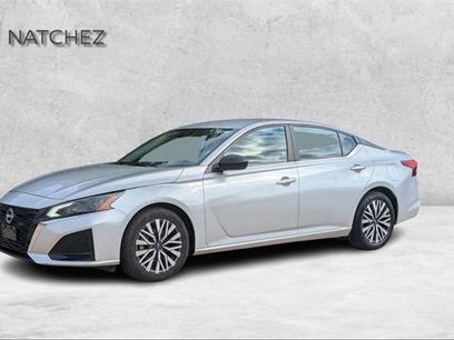Used 2024 Nissan Altima 2.5 SV
