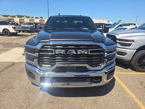 Used 2026 RAM 2500 Big Horn AWD/4WD image 2
