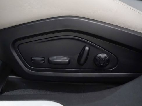 Used 2022 Porsche Taycan 4S w/ Premium Package image 25