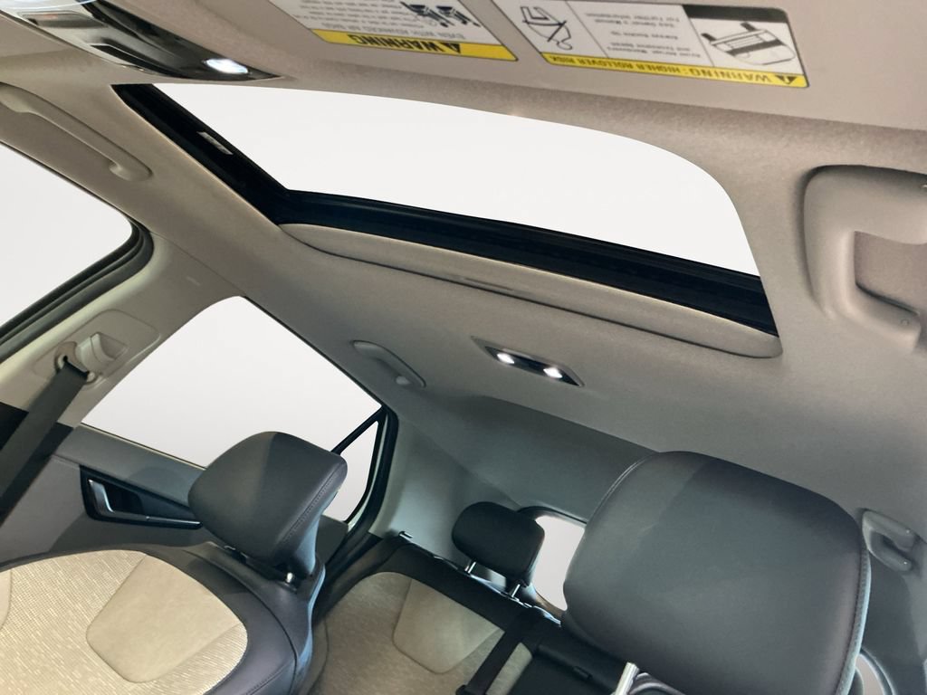 Used 2024 Kia Niro Wave w/ Wave Preserve Package FWD image 17